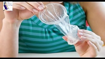Грудастая потаскушка рассказывает как пользоваться презервативом для телочек